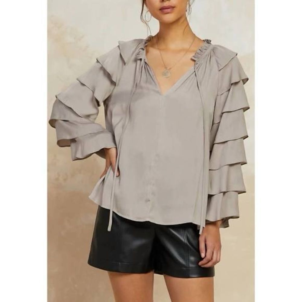CURRENT AIR ruffled tiered sleeve blouse in taupe size medium